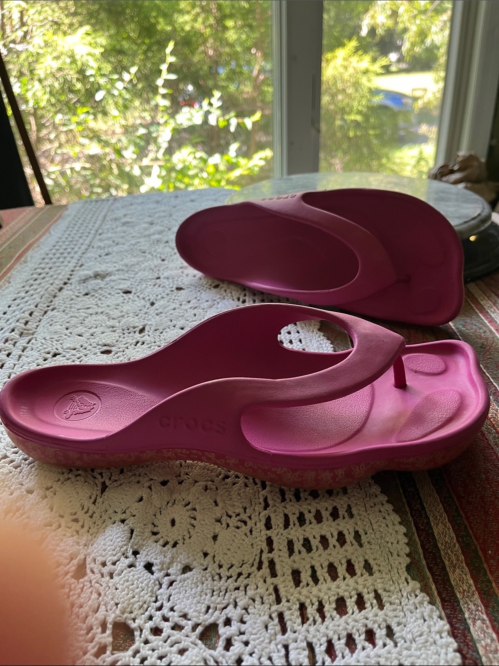 CROCS ABF almost barefoot Women's Magenta flip flops rubber sole sandal
